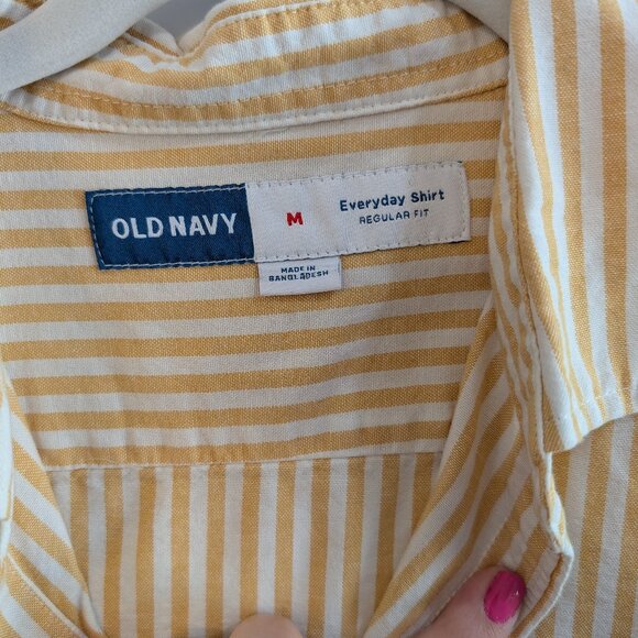 Old Navy Men’s Yellow & White Striped Short Sleeve Button Down Shirt Size M - Picture 2 of 4